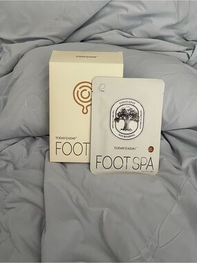 Foot Spa Nourishing Socks - White